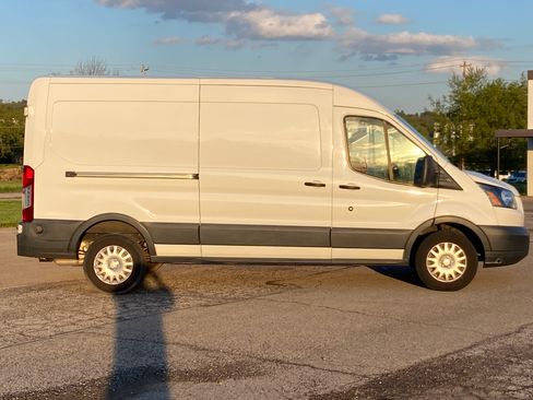 Used 2018 Ford Transit 250 148 Medium Roof RWD image 4