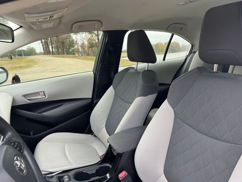 Used 2020 Toyota Corolla LE image 12