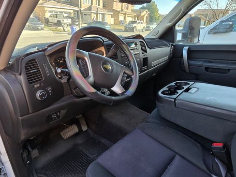 Used 2013 Chevrolet Silverado 2500 LT w/ Interior Plus Package image 29