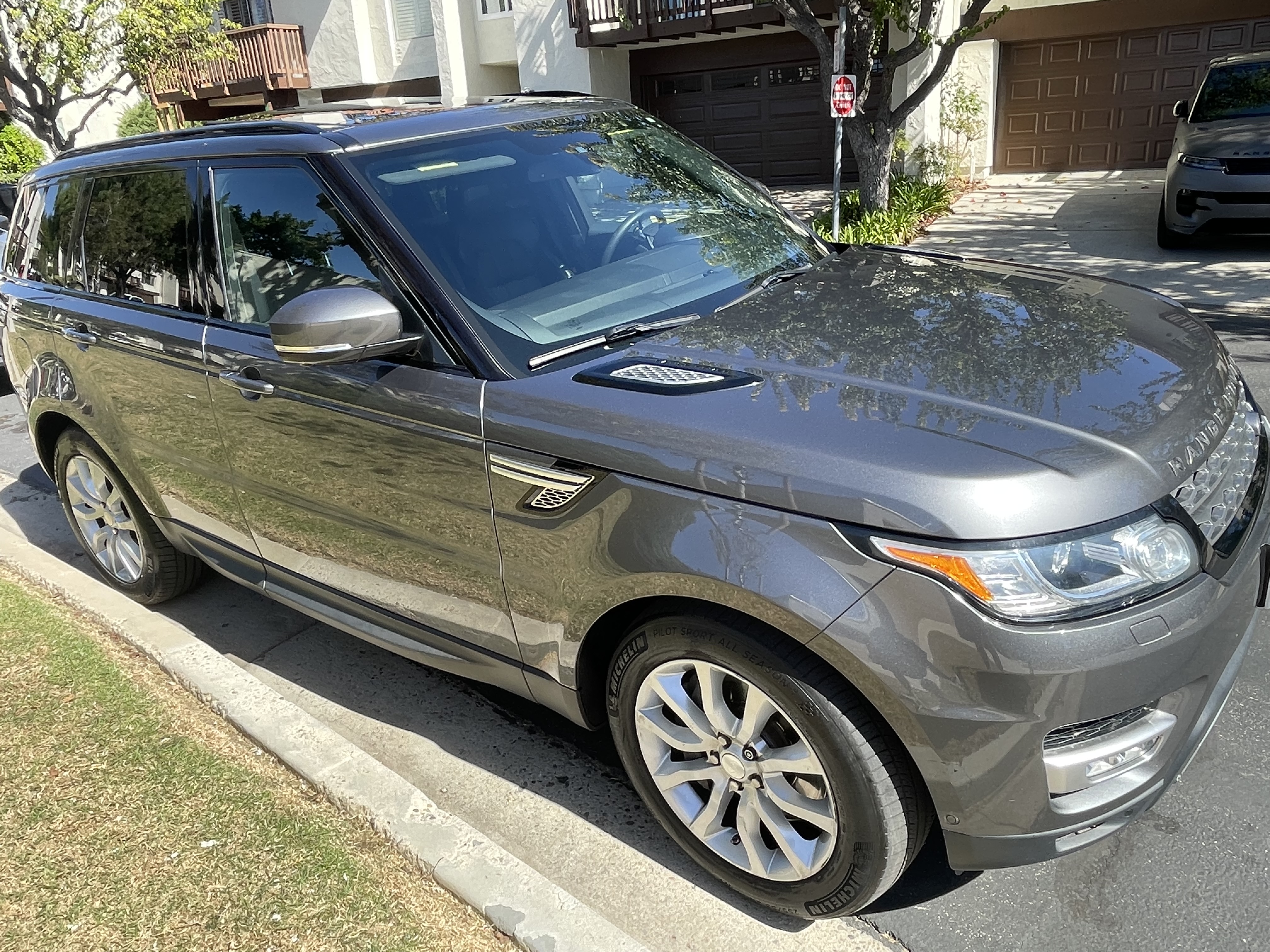Used 2014 Land Rover Range Rover Sport Supercharged AWD/4WD image 10
