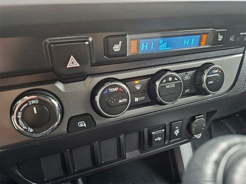 Used 2022 Toyota Tacoma TRD Sport w/ TRD Premium Sport Package image 32