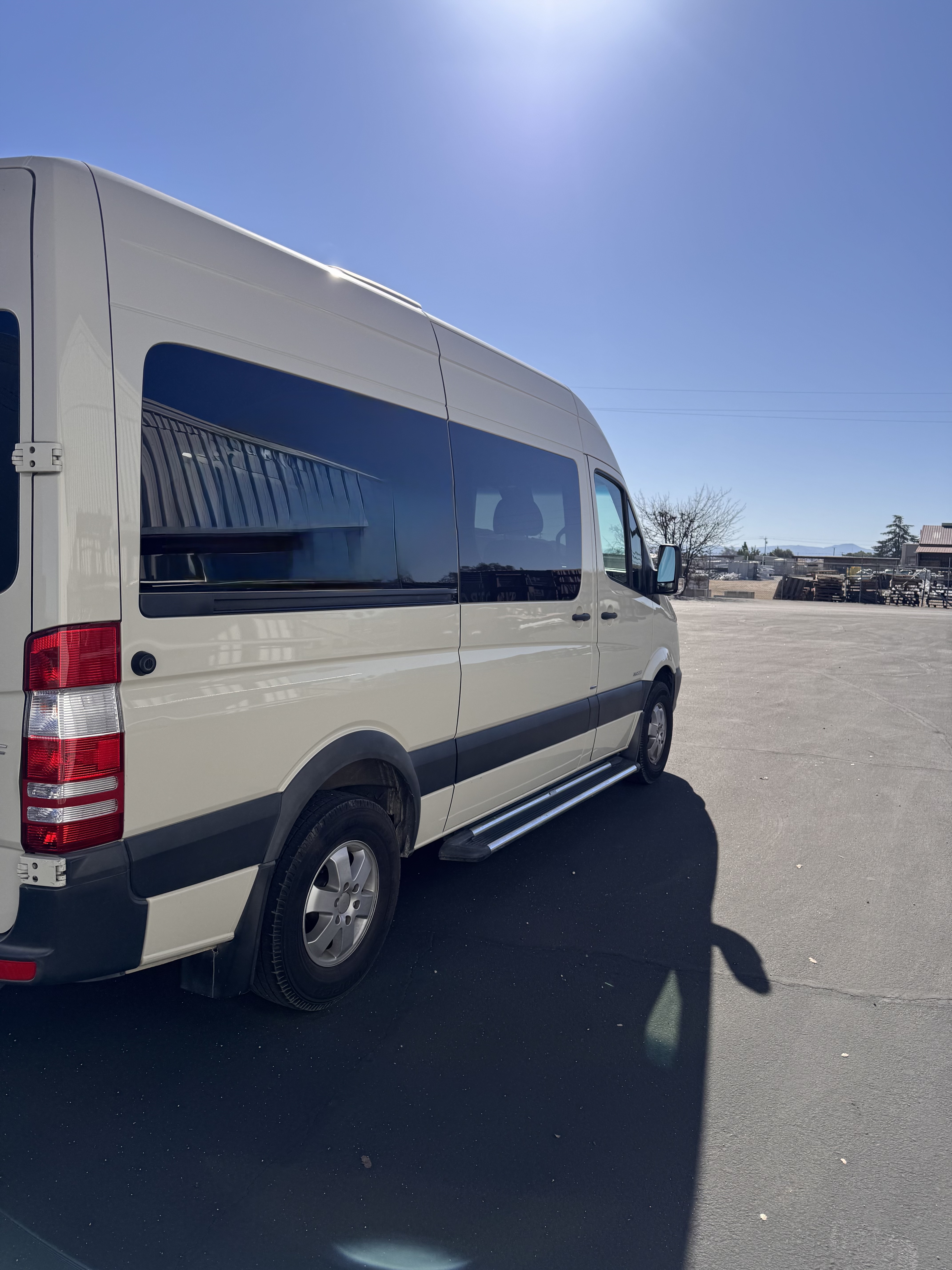 Used 2015 Mercedes-Benz Sprinter 2500 image 2