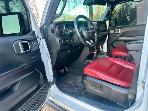 Used 2024 Jeep Wrangler Unlimited Rubicon 392 image 25