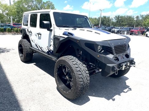 Used 2018 Jeep Wrangler Unlimited Sahara AWD/4WD image 1