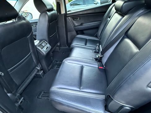 Used 2011 MAZDA CX-9 Touring w/ Moonroof & Bose Audio Pkg FWD image 9