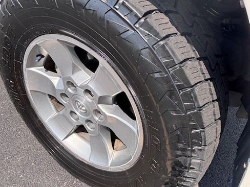 Used 2013 Toyota 4Runner SR5 AWD/4WD image 12