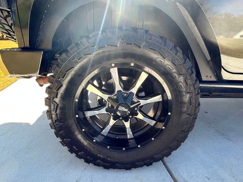 Used 2011 Jeep Wrangler Unlimited Rubicon w/ Call of Duty Group image 22