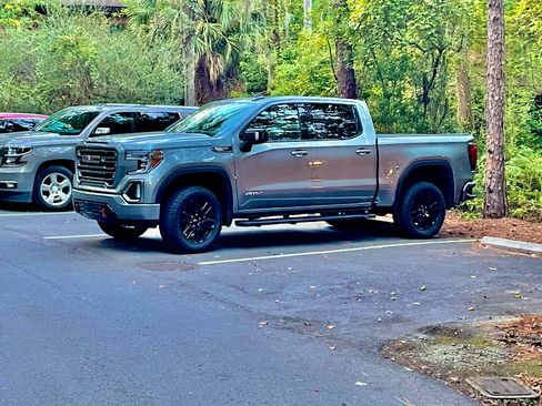 Used 2021 GMC Sierra 1500 AT4 w/ AT4 Value Package AWD/4WD image 8