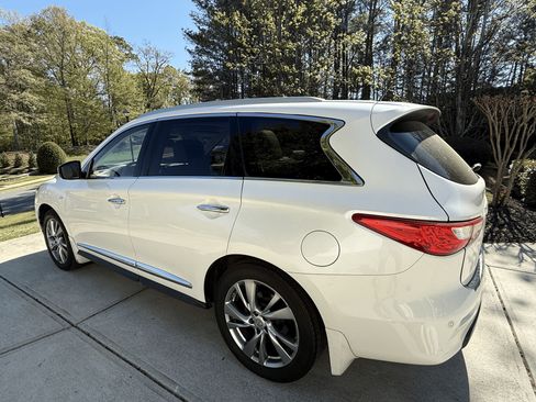 Used 2015 INFINITI QX60 FWD w/ Deluxe Touring Package image 2