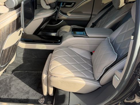 Used 2025 Mercedes-Benz Maybach S 680 4MATIC image 5