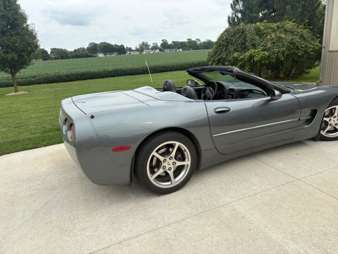 Used 2003 Chevrolet Corvette Convertible w/ Preferred Equipment Group1 RWD image 2