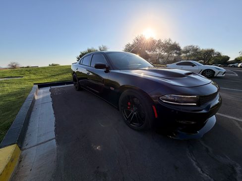 Used 2017 Dodge Charger R/T Scat Pack w/ Technology Group RWD image 8