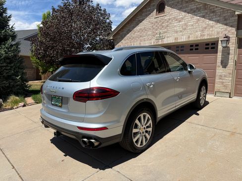 Used 2016 Porsche Cayenne S AWD/4WD image 13