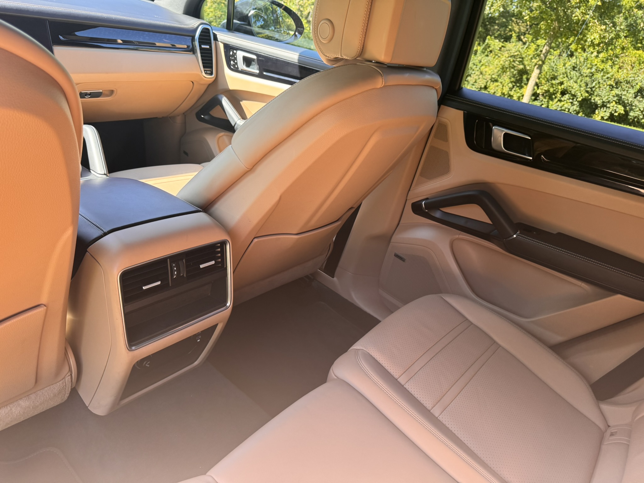 Used 2020 Porsche Cayenne AWD/4WD image 10
