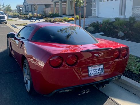 Used 2011 Chevrolet Corvette Coupe image 8