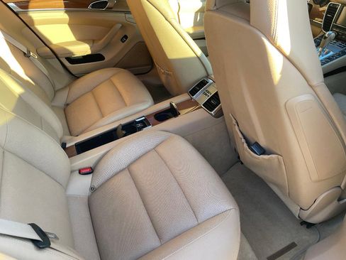 Used 2013 Porsche Panamera S w/ Premium Pkg Plus image 18