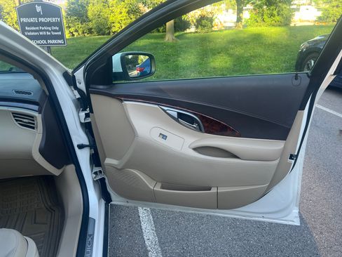 Used 2013 Buick LaCrosse Leather FWD image 10