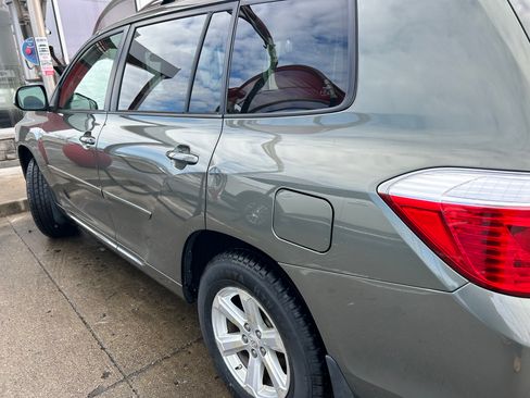 Used 2009 Toyota Highlander 4WD image 1