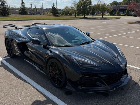 Used 2024 Chevrolet Corvette Z06 image 2