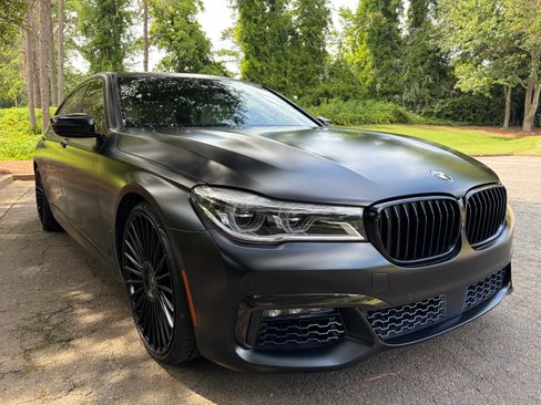 Used 2017 BMW 750i RWD image 6