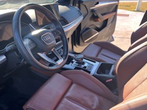 Used 2022 Audi Q5 2.0T Prestige w/ Prestige Package image 13