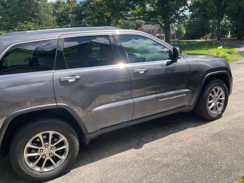 Used 2016 Jeep Grand Cherokee Limited AWD/4WD image 2