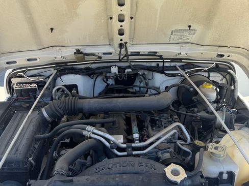 Used 2005 Jeep Wrangler Sport w/ 30" Tire & Wheel Group AWD/4WD image 10