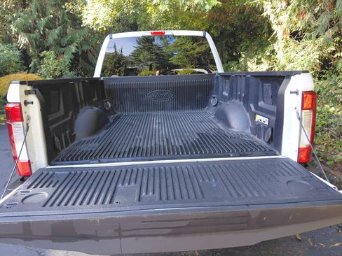 Used 2019 Ford F250 XLT w/ XLT Value Package image 8