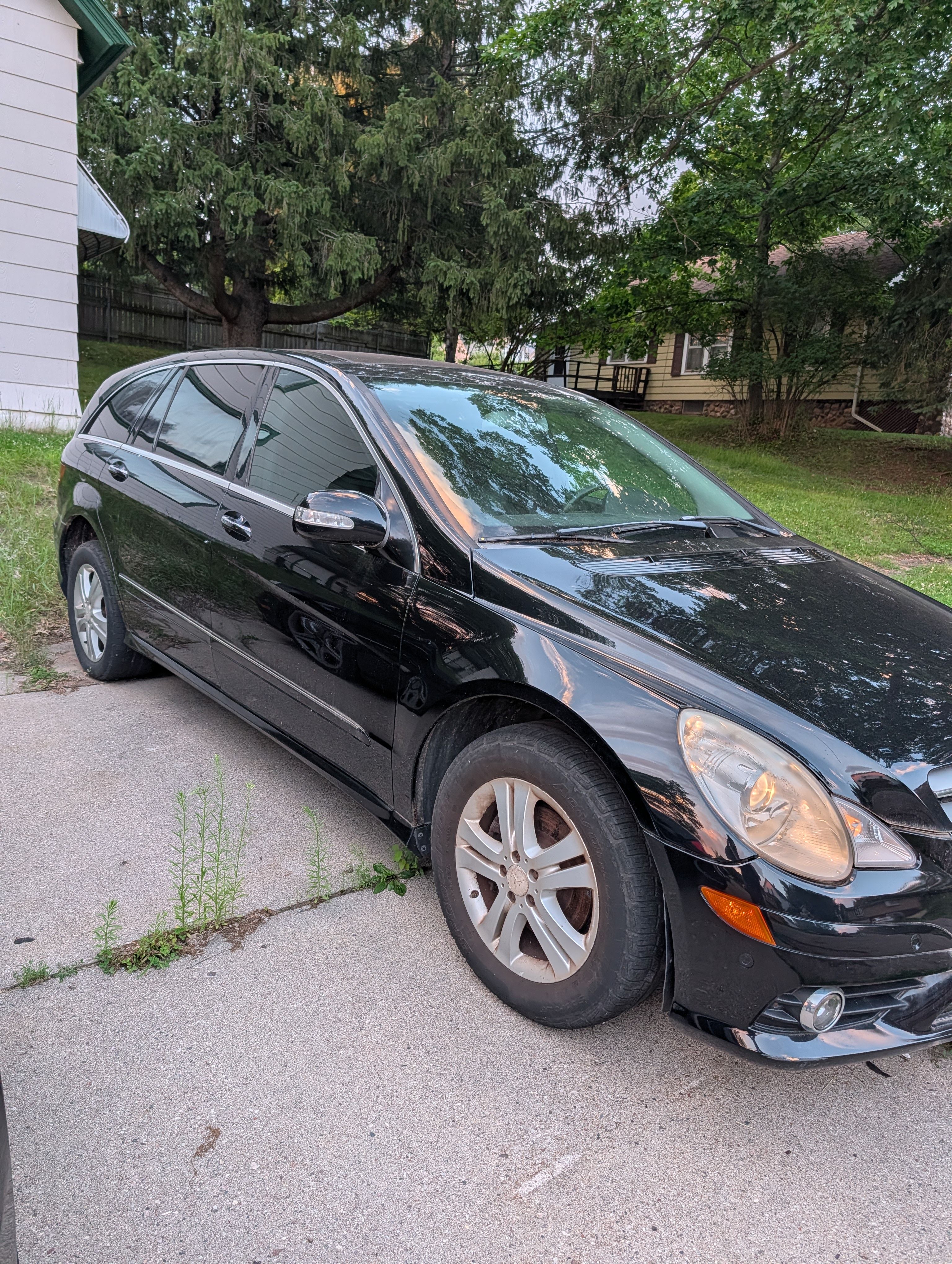 Used 2008 Mercedes-Benz R 350 4MATIC image 1