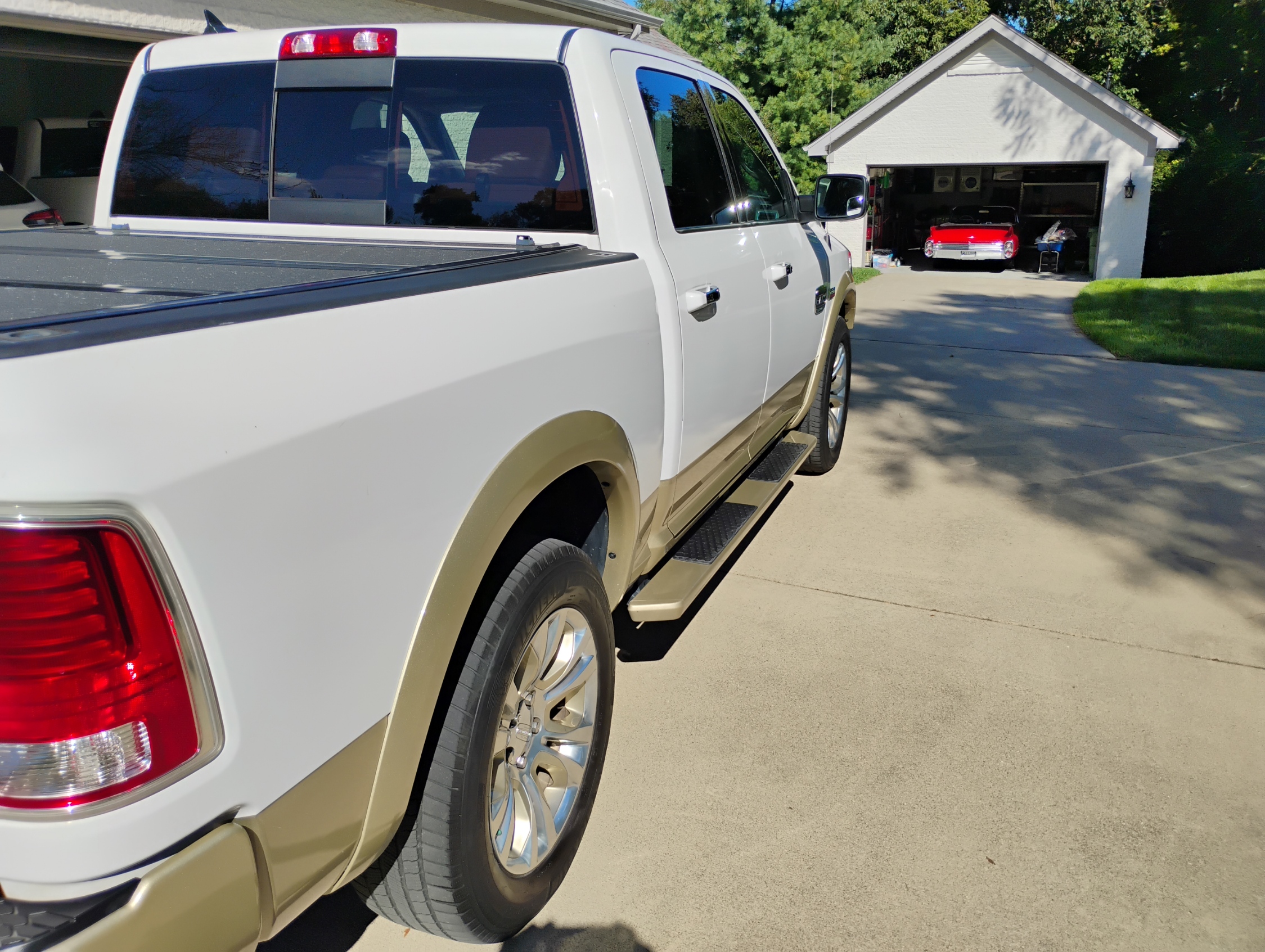 Used 2016 RAM 1500 Laramie Longhorn w/ Convenience Group AWD/4WD image 6