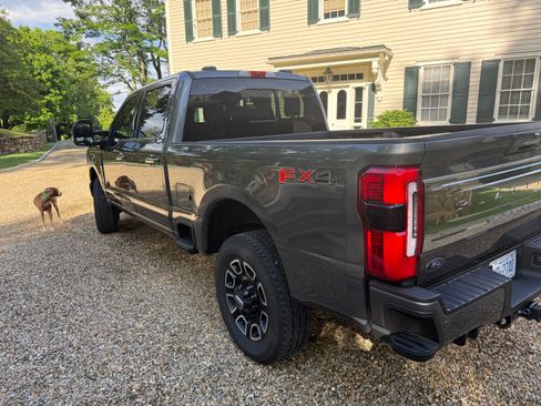 Used 2024 Ford F250 Platinum AWD/4WD image 4