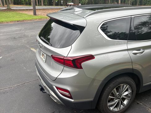 Used 2020 Hyundai Santa Fe SEL w/ Convenience + Premium Package FWD image 12