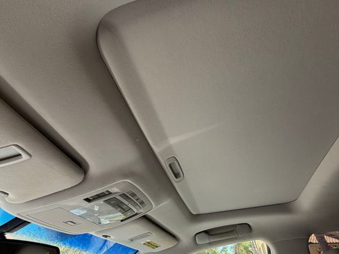 Used 2011 Lexus RX 350 2WD w/ Premium Pkg image 16