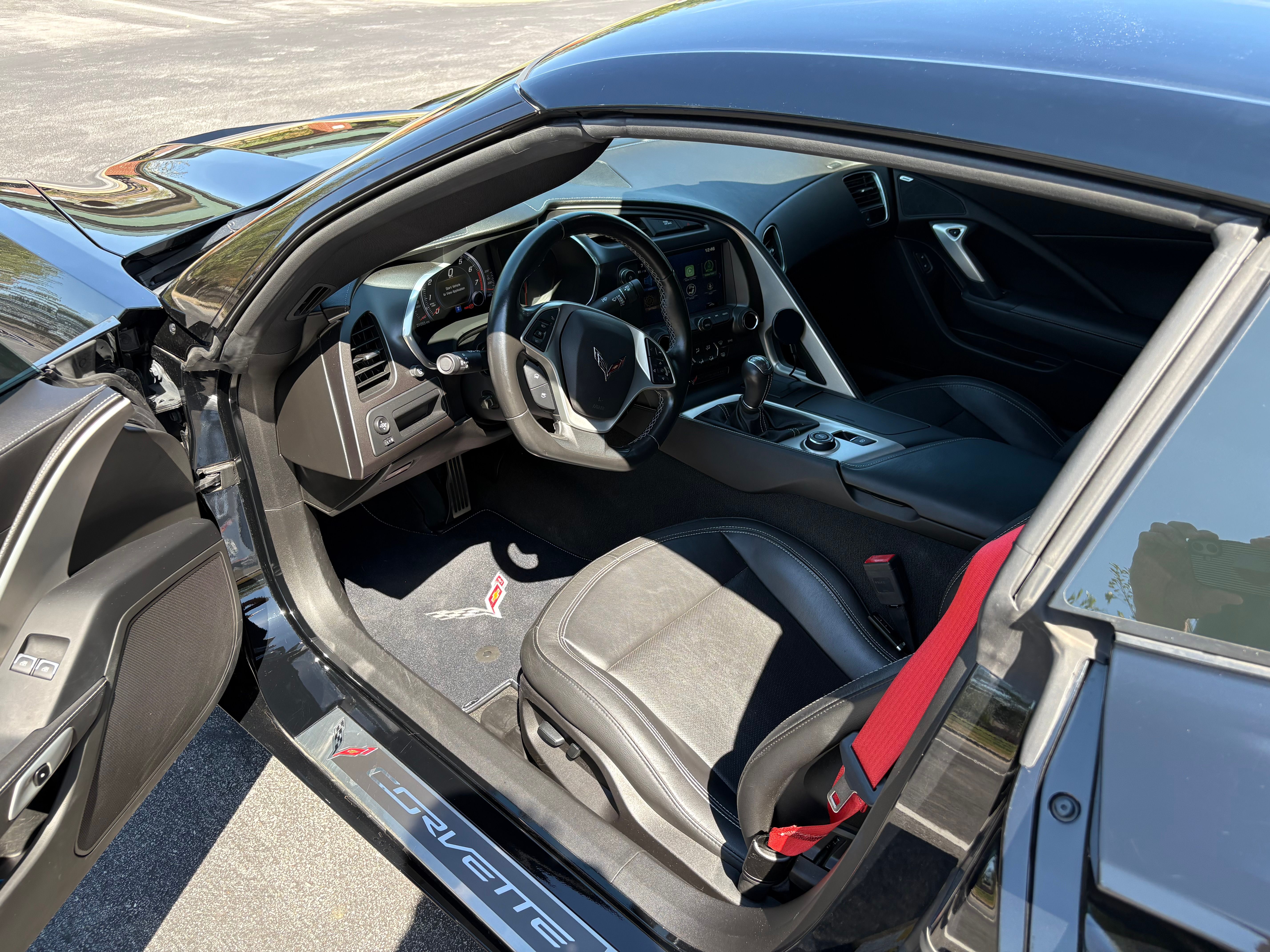 Used 2019 Chevrolet Corvette Stingray Coupe w/ Carbon Flash Badge Package RWD image 13