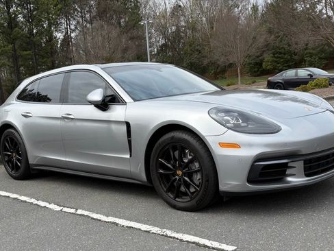 Used 2018 Porsche Panamera 4 Sport Turismo w/ Premium Package image 28