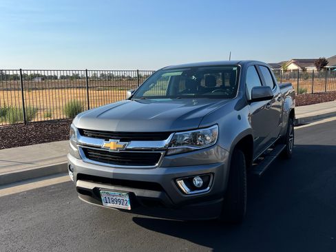 Used 2020 Chevrolet Colorado LT w/ Safety Package image 9
