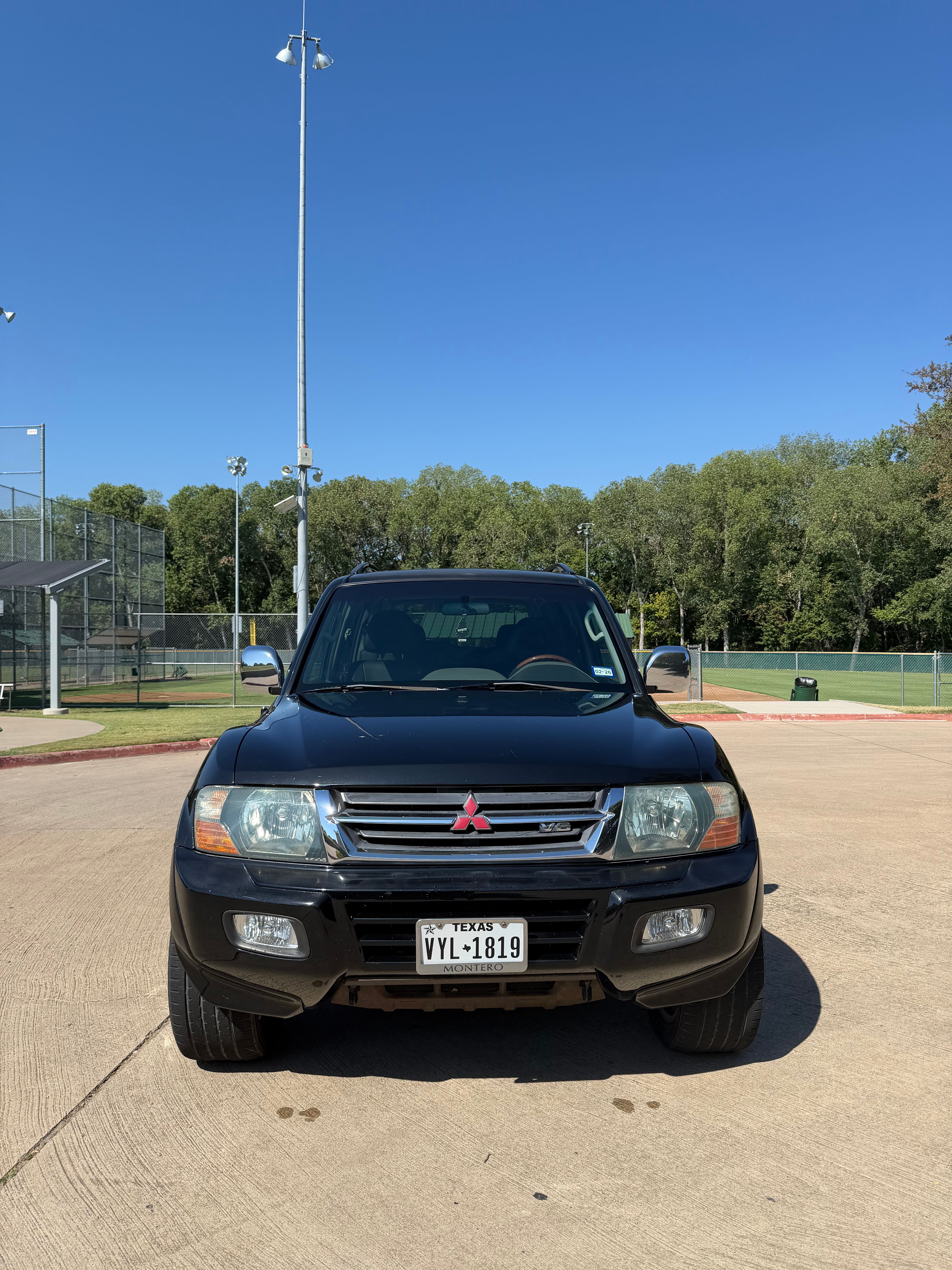 Used 2001 Mitsubishi Montero Limited AWD/4WD image 4