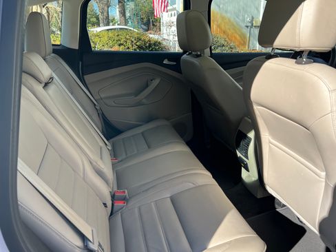 Used 2017 Ford C-MAX Energi Titanium w/ Equipment Group 501A image 9