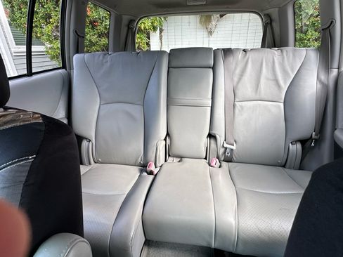 Used 2005 Toyota Highlander Limited image 10