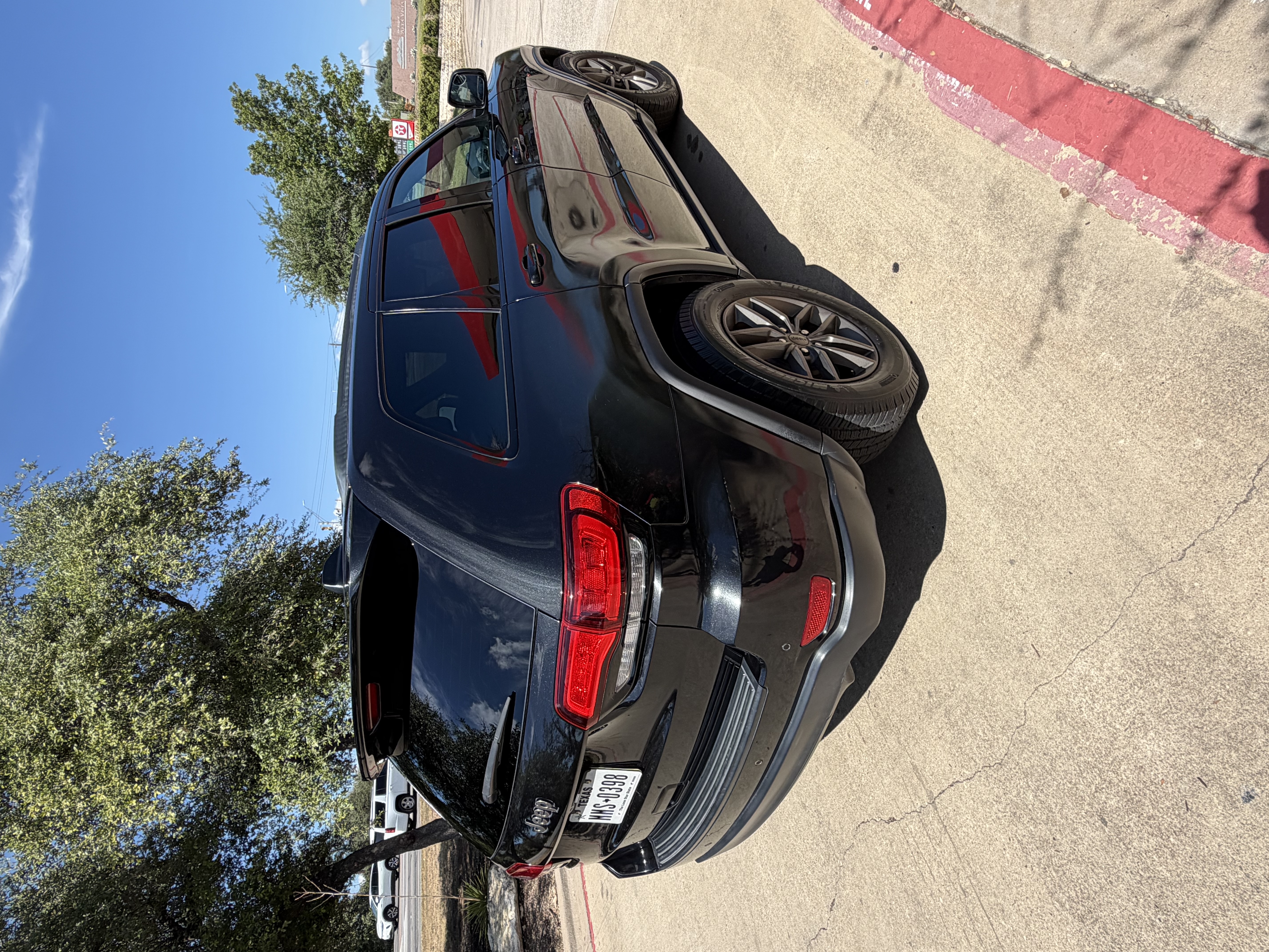 Used 2016 Jeep Grand Cherokee Laredo 75th Anniversary RWD image 16