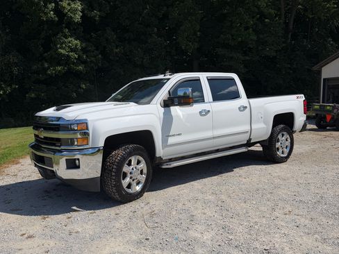 Used 2018 Chevrolet Silverado 2500 LTZ w/ Duramax Plus Package AWD/4WD image 2