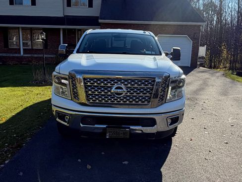 Used 2018 Nissan Titan Platinum Reserve w/ Platinum Utility Package image 1