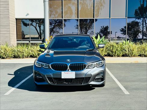 Used 2020 BMW 330i Sedan w/ M Sport Package image 4