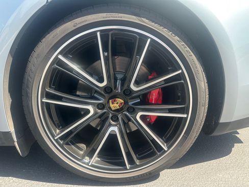 Used 2019 Porsche Panamera GTS image 14