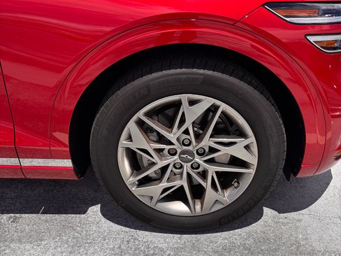 Used 2025 Genesis GV70 2.5T w/ Select Package image 9