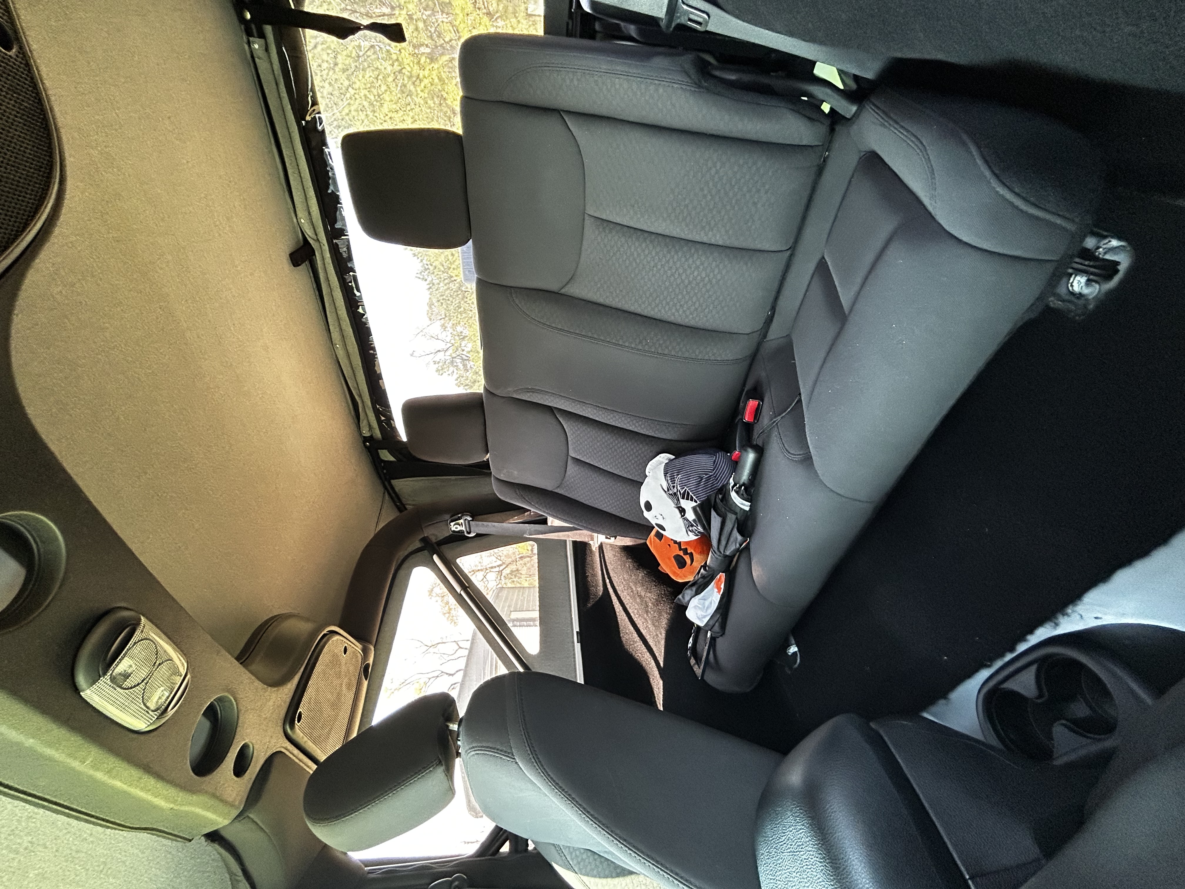 Used 2016 Jeep Wrangler Sport w/ Connectivity Group AWD/4WD image 13