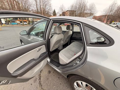 Used 2010 Hyundai Elantra GLS w/ Sunroof Pkg 3 image 18