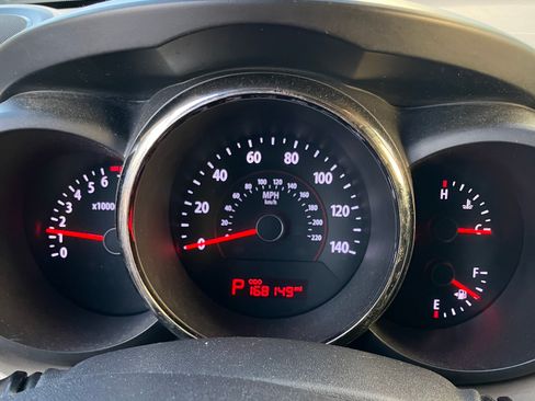 Used 2010 Kia Soul ! FWD image 12
