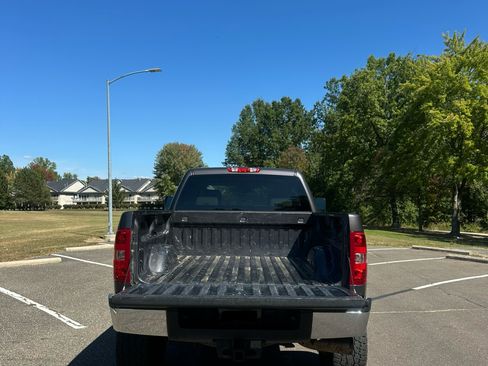 Used 2011 Chevrolet Silverado 2500 LTZ w/ Snow Plow Prep Package image 4