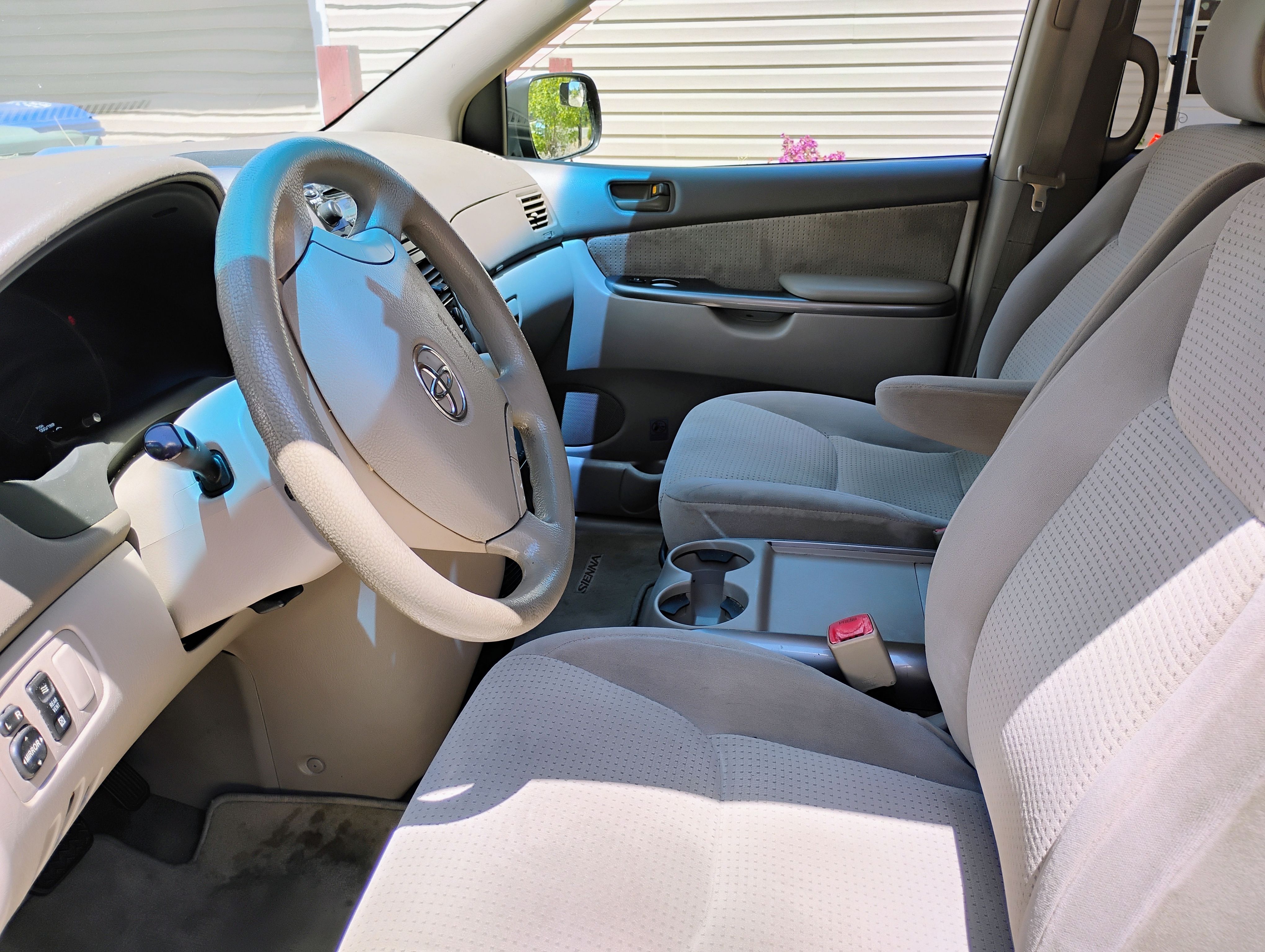 Used 2008 Toyota Sienna LE FWD image 8